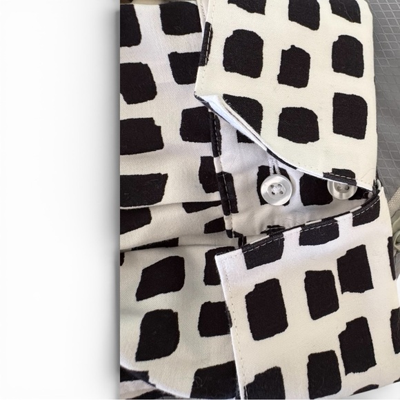 Chico's Classic Black & White No-Iron Chic Stretch Geometric Print Shirt Sz 3 - Picture 6 of 10